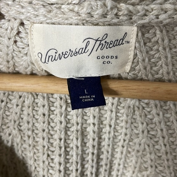 UNIVERSAL THREAD Strong Shoulder Sweater | Beige | Large - Picture 6 of 7